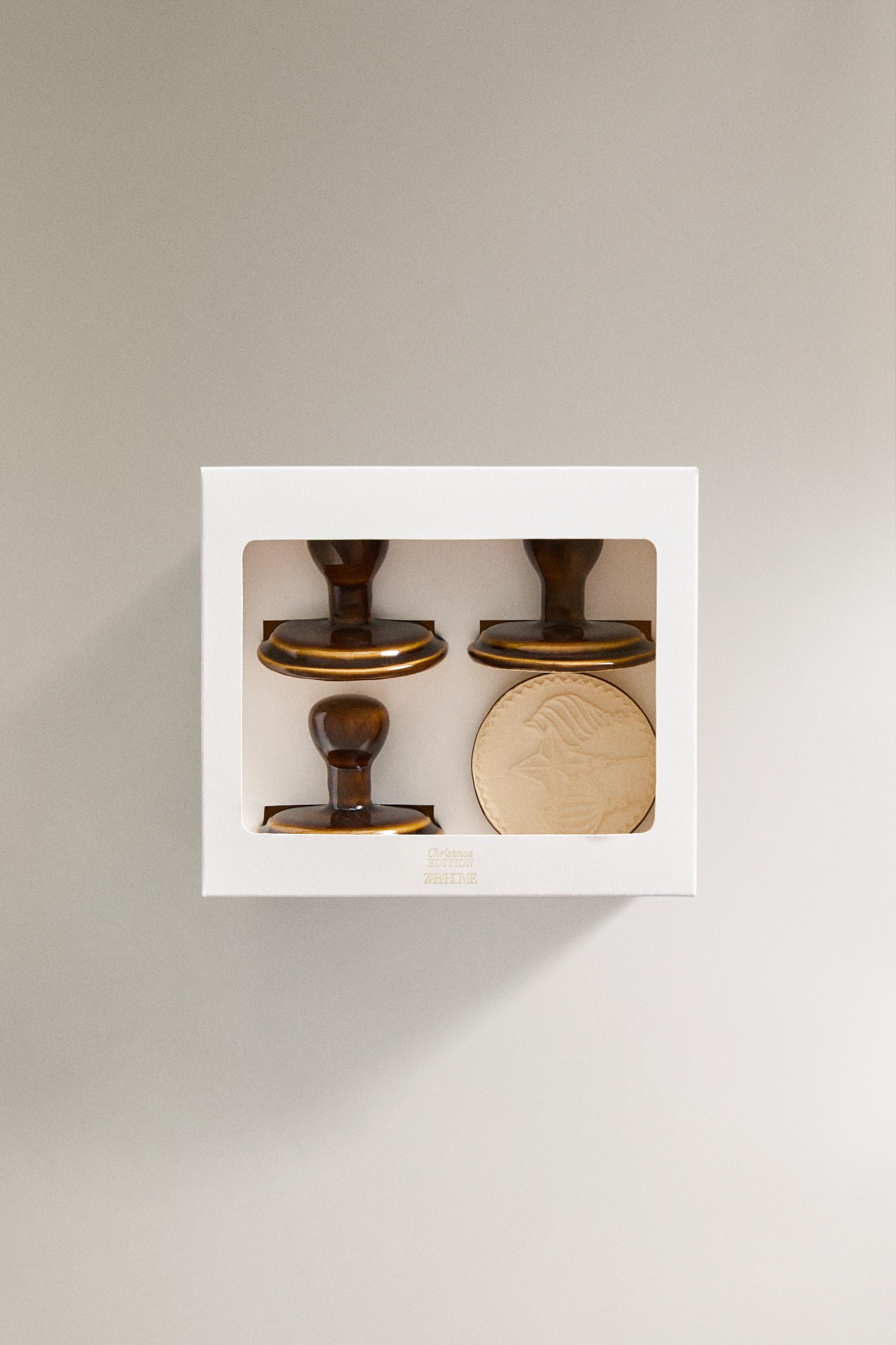 PACK OF CHRISTMAS FIGURE COOKIE MOLDS (PACK OF 4)